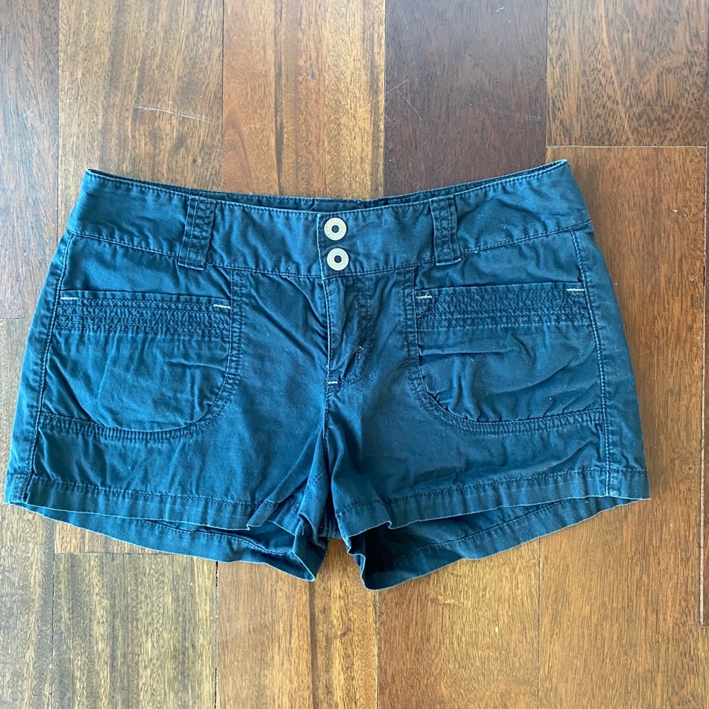 Black Shorts Express, 4, Cargo style